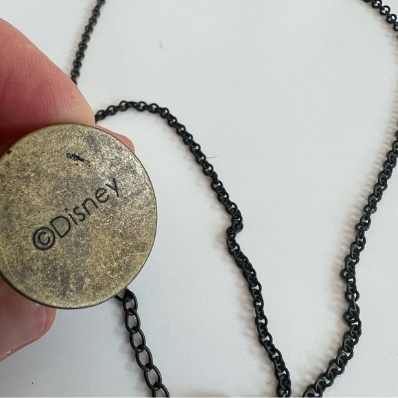 Disney Alice in Wonderland Necklace - Picture 3 of 4